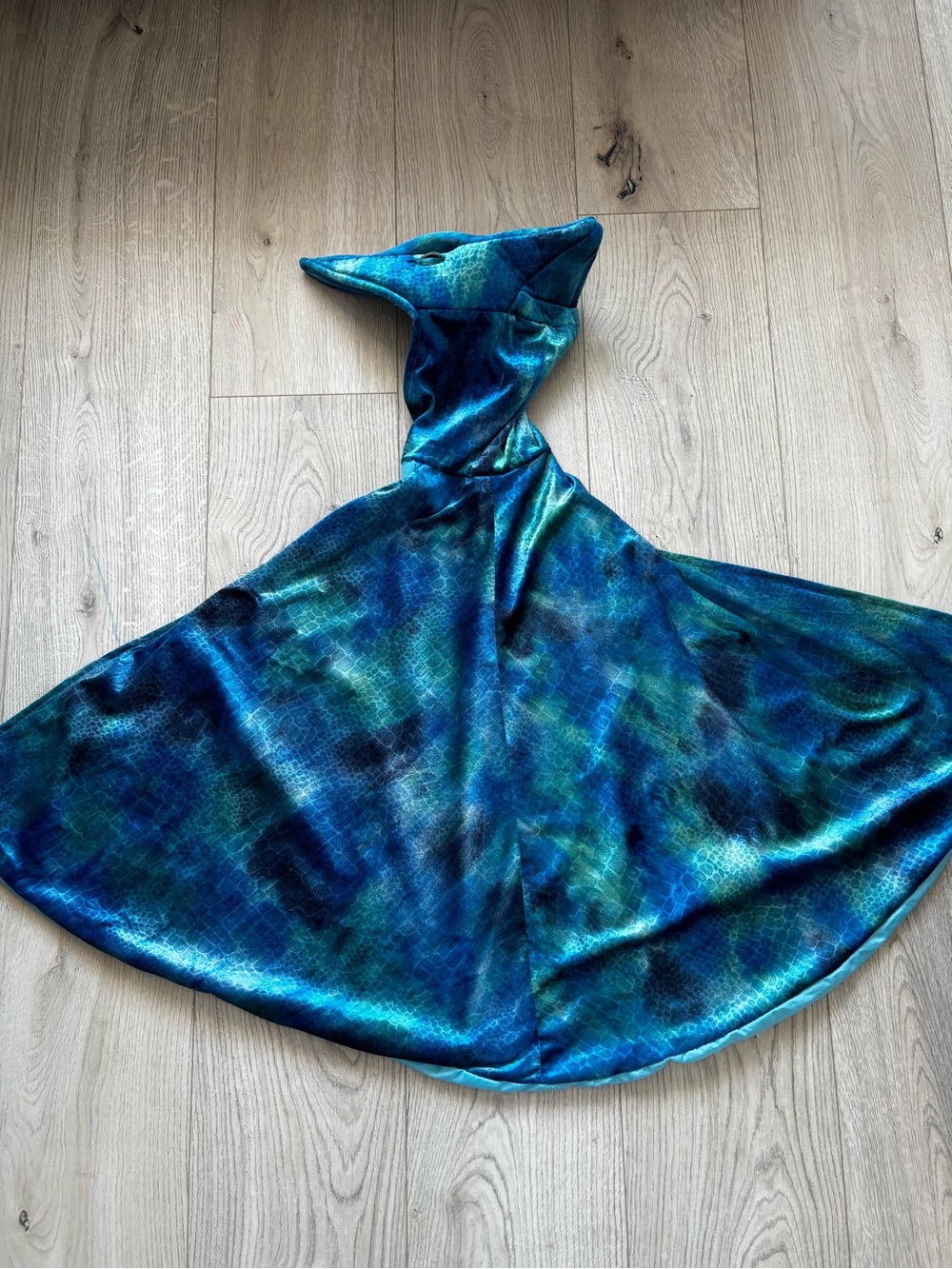 Great Pretenders Dinosaur (size  4-5 years) Pterodactyl Hooded Cape